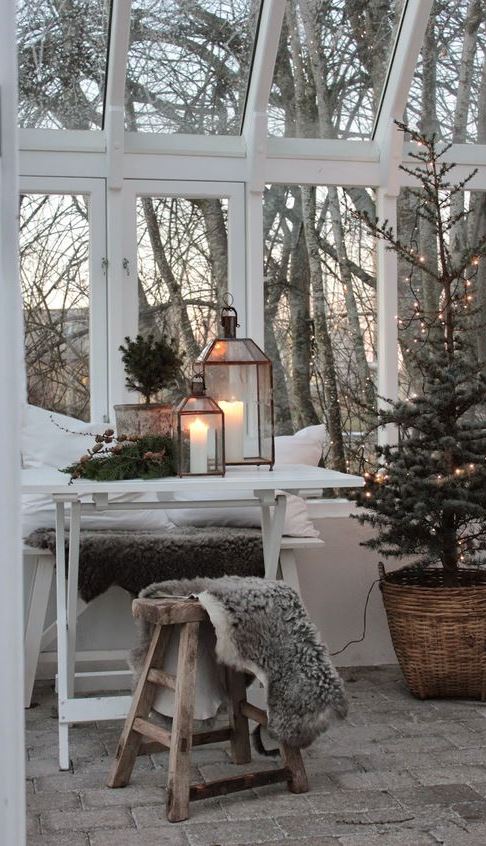 Christmas scandinavian decor inspiration.