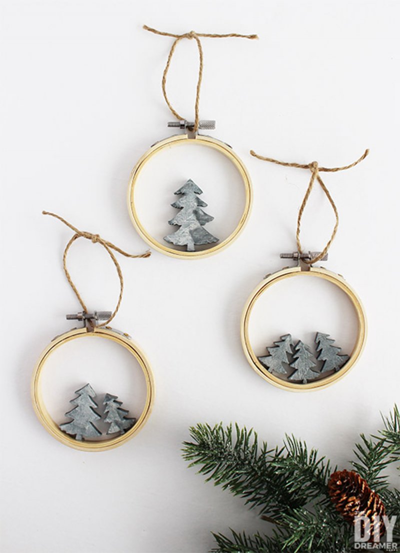 DIY embroidery hoop ornament