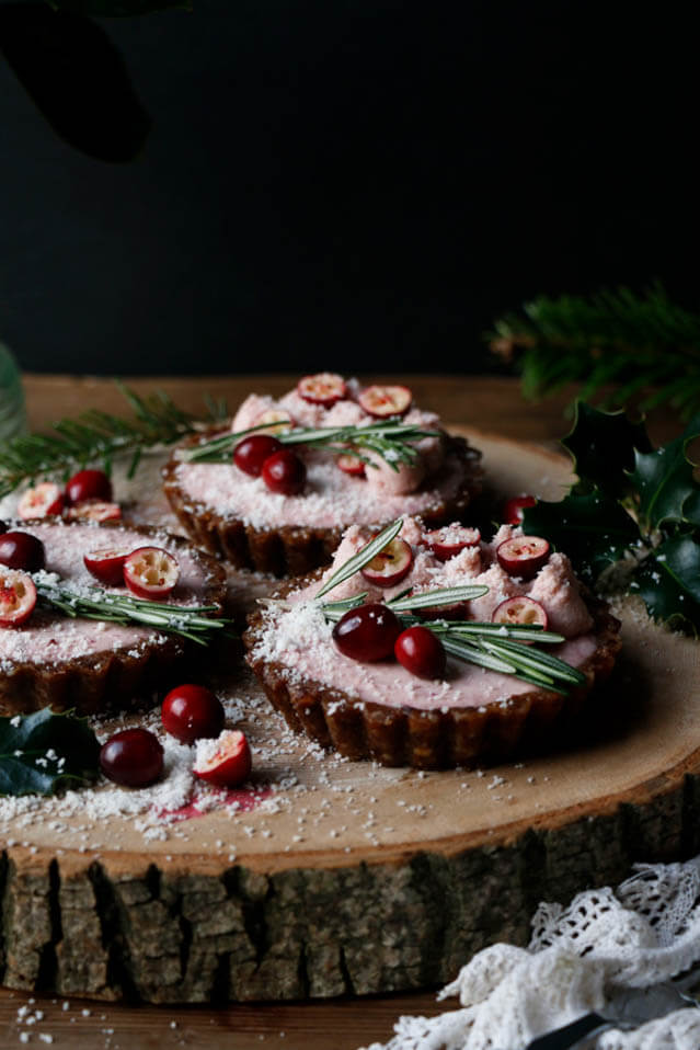 Gingerbread Cranberry Christmas Tarts.