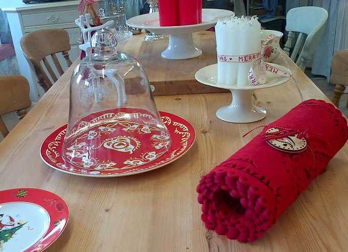Its a scandinavian red and white christmas at the white approach this year.