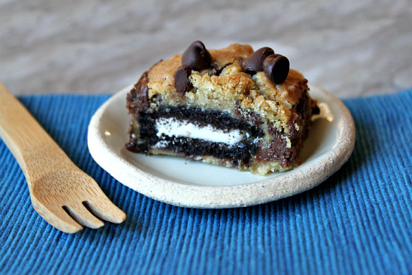 Oreo and Caramel Stuffed Chocolate Chip Cookie Bars by Recipe Girl