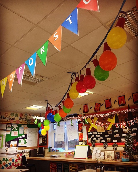 Superb Way to Decorate Classroom Ceiling for Christmas.