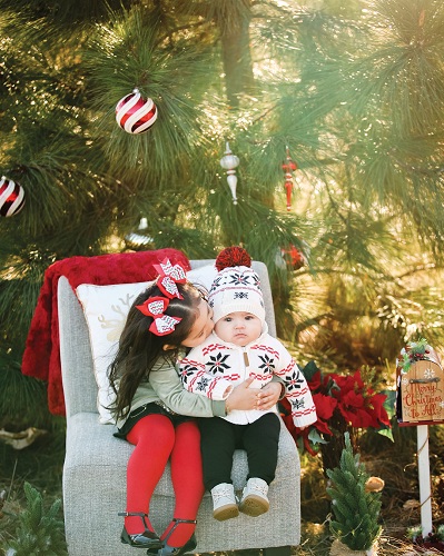 Wonderful Sibling Love Photo Shoot Set Up for Christmas.