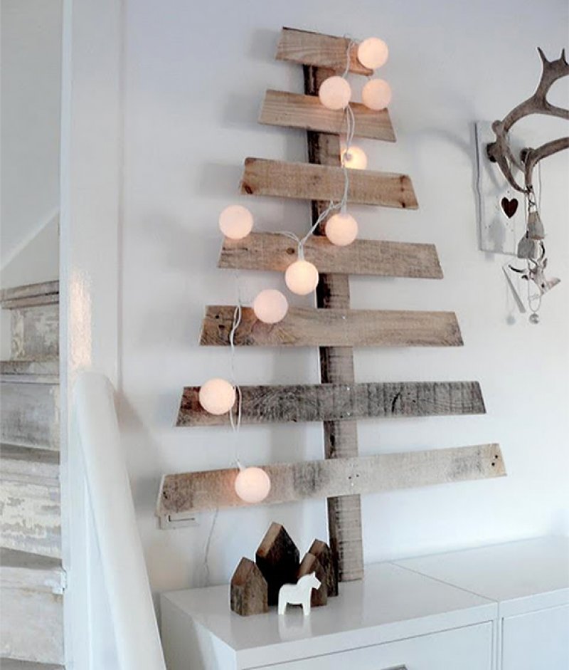 Wooden Planks Christmas Tree.