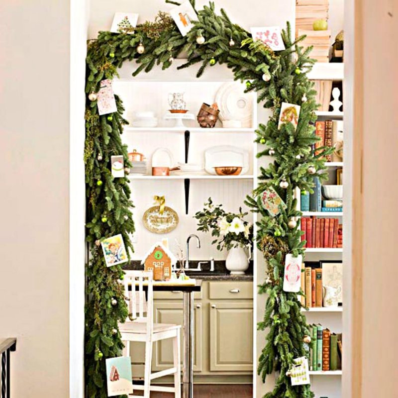 christmas-card-display-on-garland-kitchen