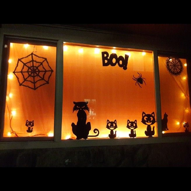 BOO Halloween window decoration.