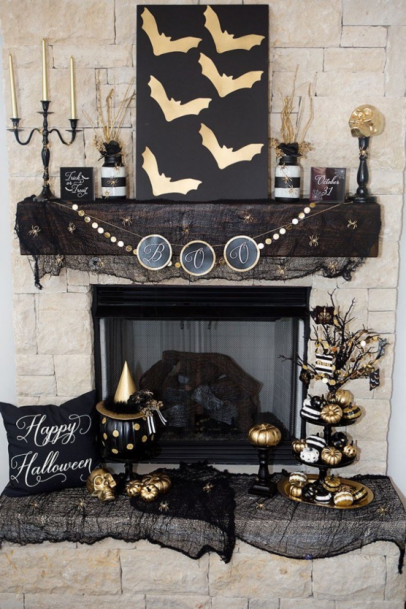 Black and Gold Halloween Mantle.