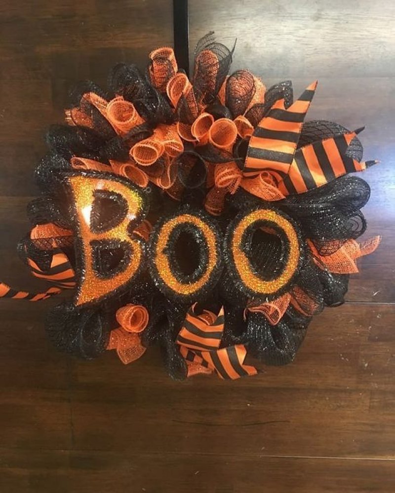 Boo Printed with Ribbon and Burlap.