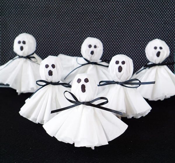 Coffee Filter Ghost Lollipops.