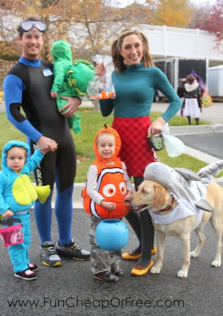 DIY Finding Nemo Family Costumes.