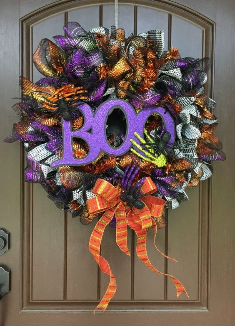 DIY Halloween Mesh Wreath for Door