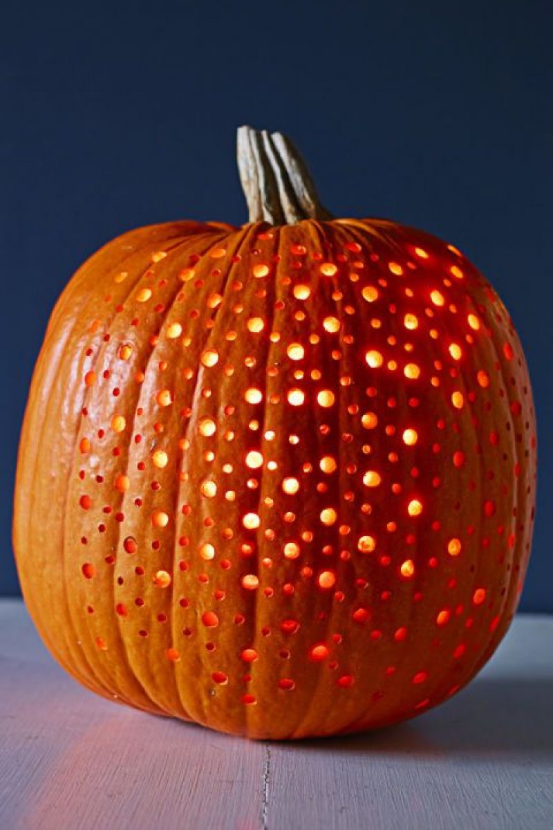 Easy Twinkling Dots Pumpkin.