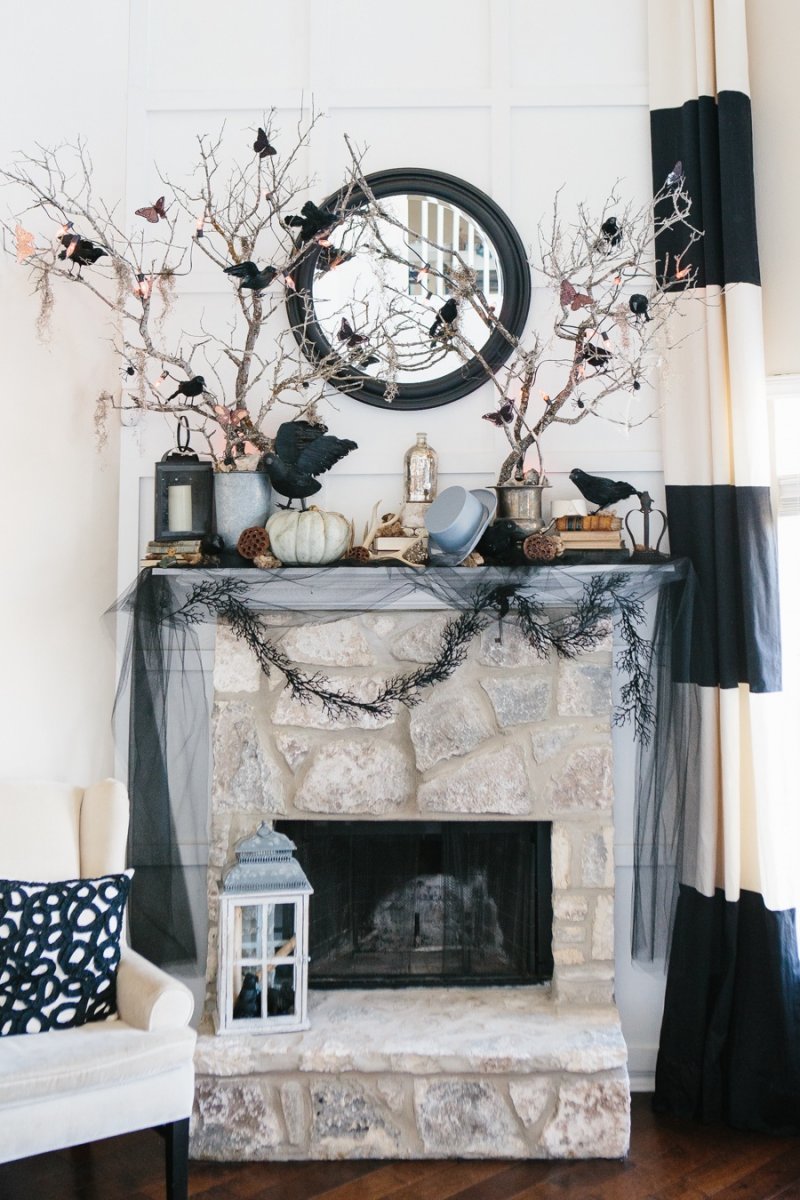 Elegant Halloween Mantel.