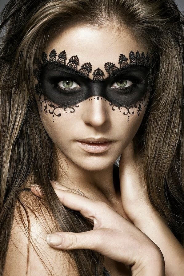 Eyeliner Lace Masquerade Makeup.