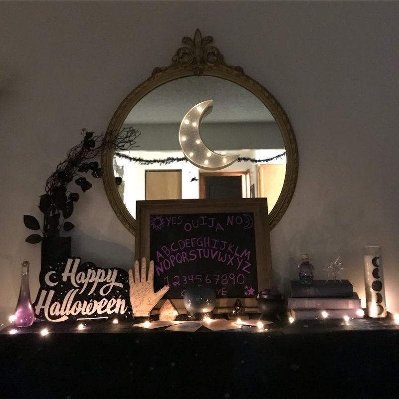 Fantastic Mirror Halloween Decoration.