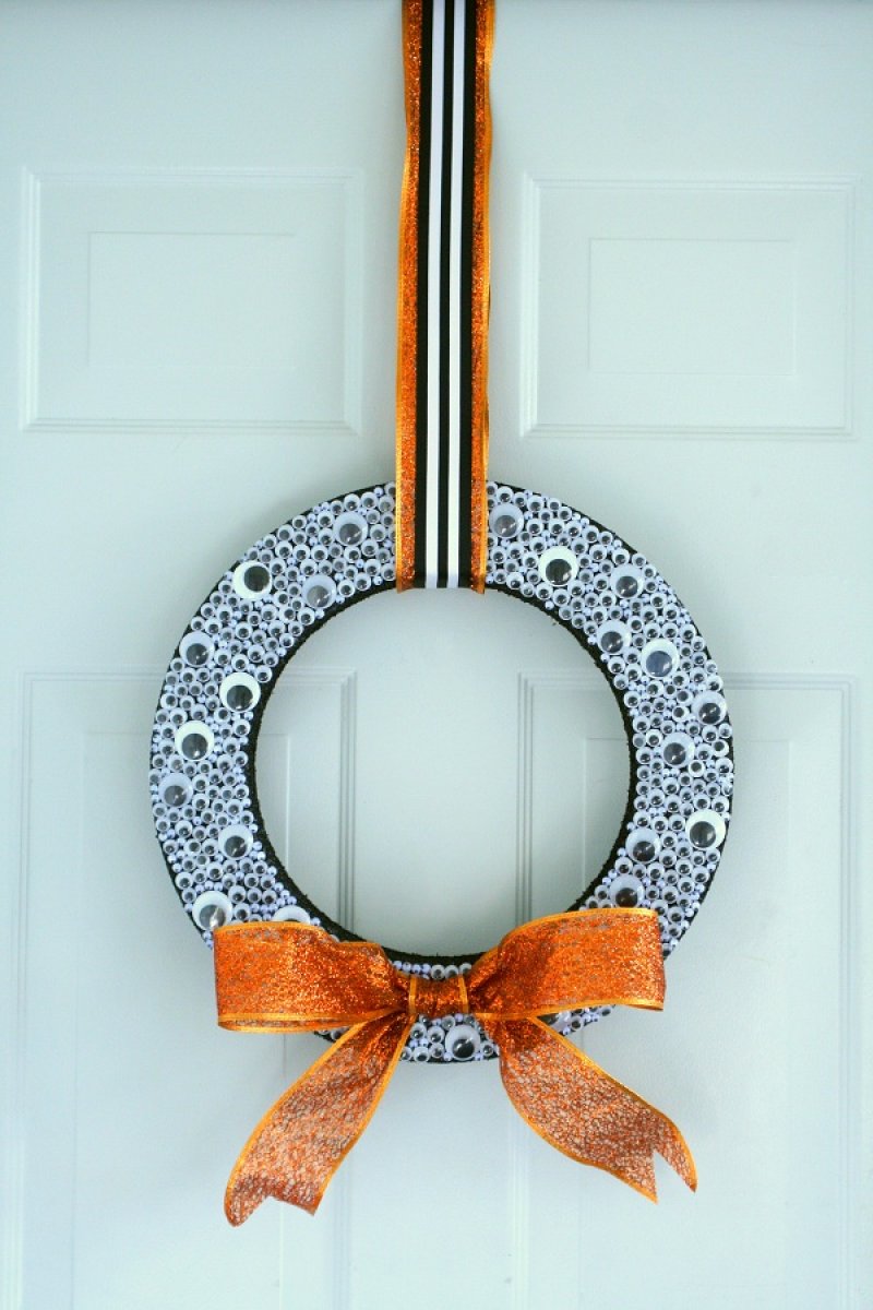 Googly Eyed Halloween Wreath from By Dawn Nicole