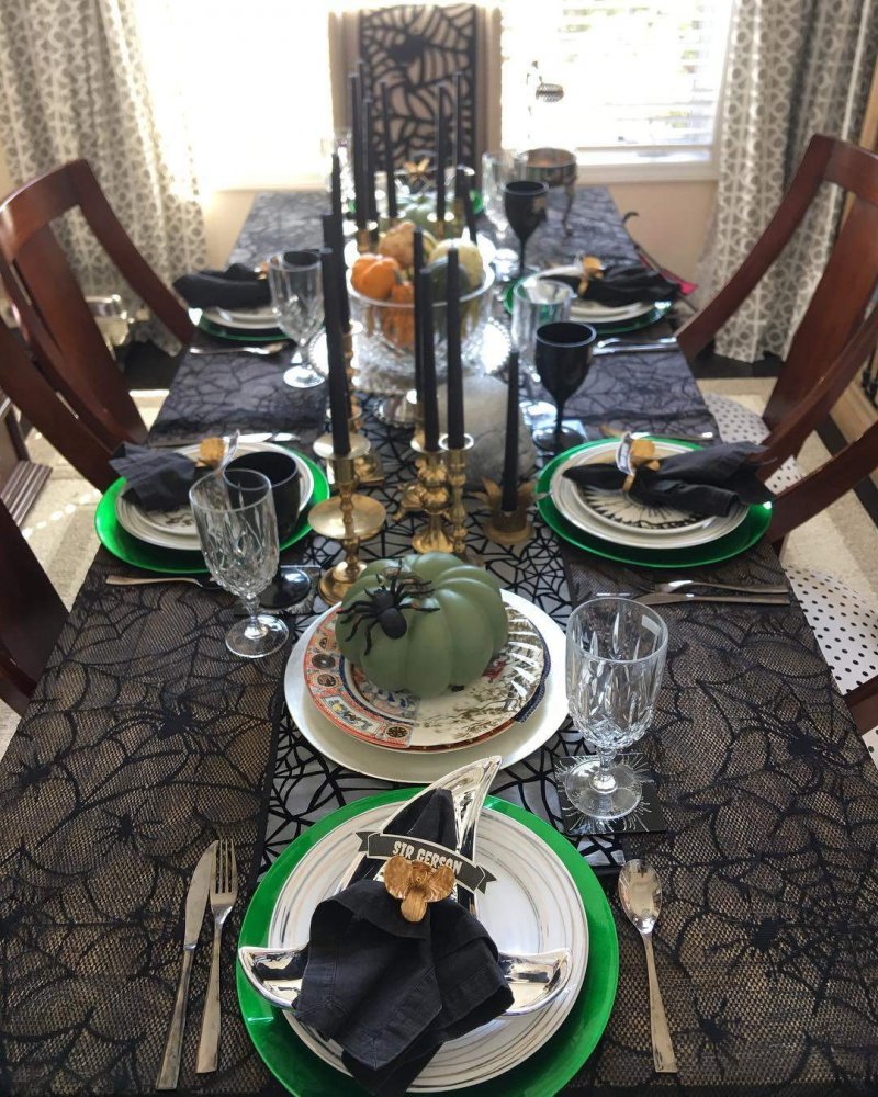 Green and Black Halloween table decor.