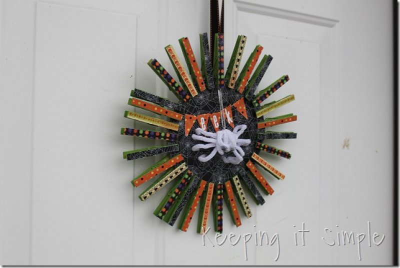 Halloween Clothespin Wreath from Keeping it Simple