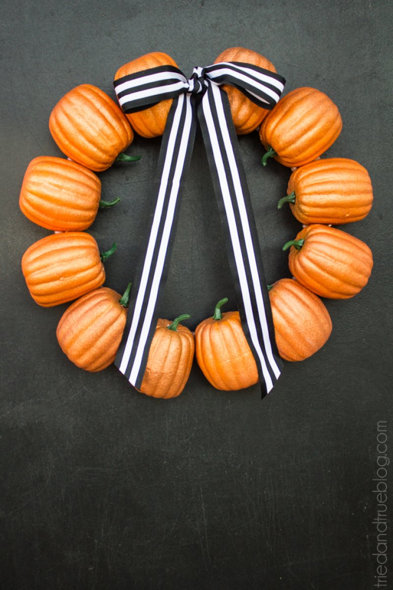 Halloween Pumpkin Wreath from Eighteen25