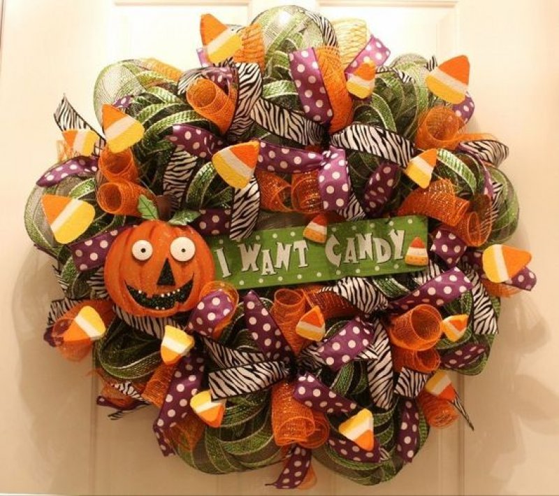 Halloween Wreath with Mesh Instructions