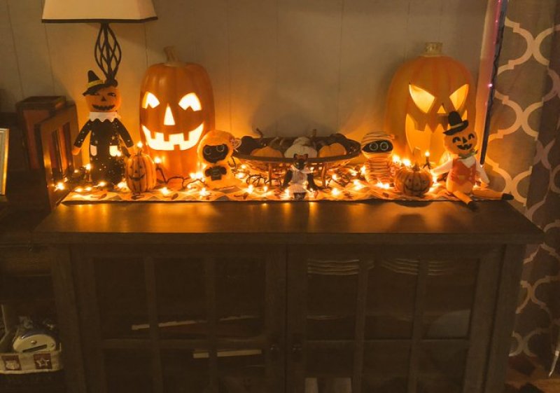 Halloween pumpkin table turned out kinda fun