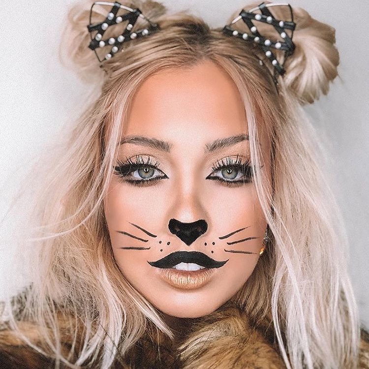 Kitty Makeup with Hair Band.