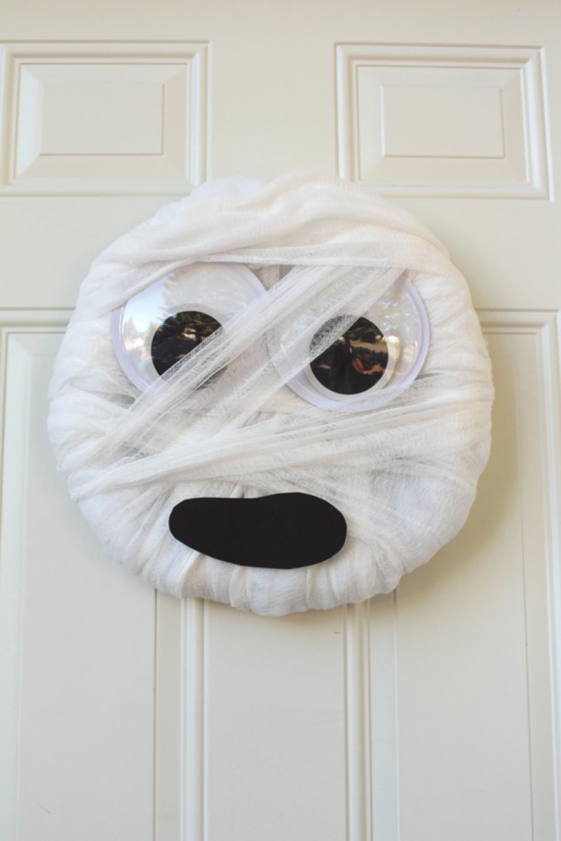 Mummy Wreath from Artzy Creations