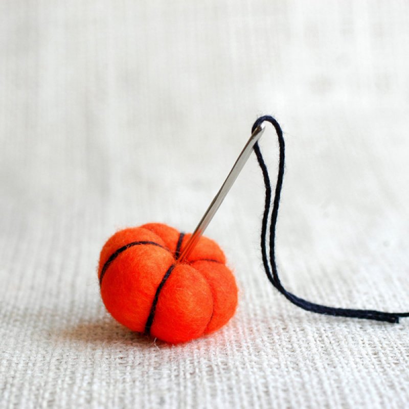 Needle-Felted Tiny Pumpkins