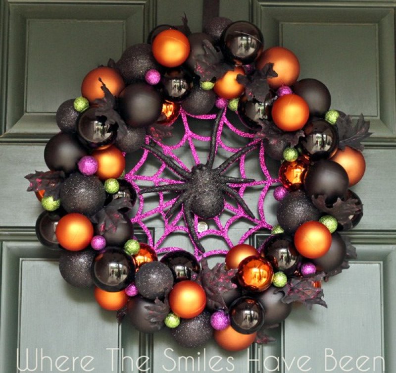 Ornament Wreath.