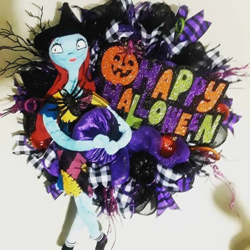 Scary Witch and Printable Wreath for Door.