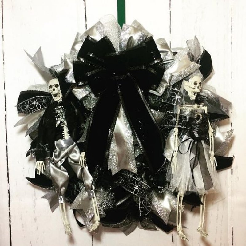 Shinning Black and Gray Skull Face Wreath with Bow.