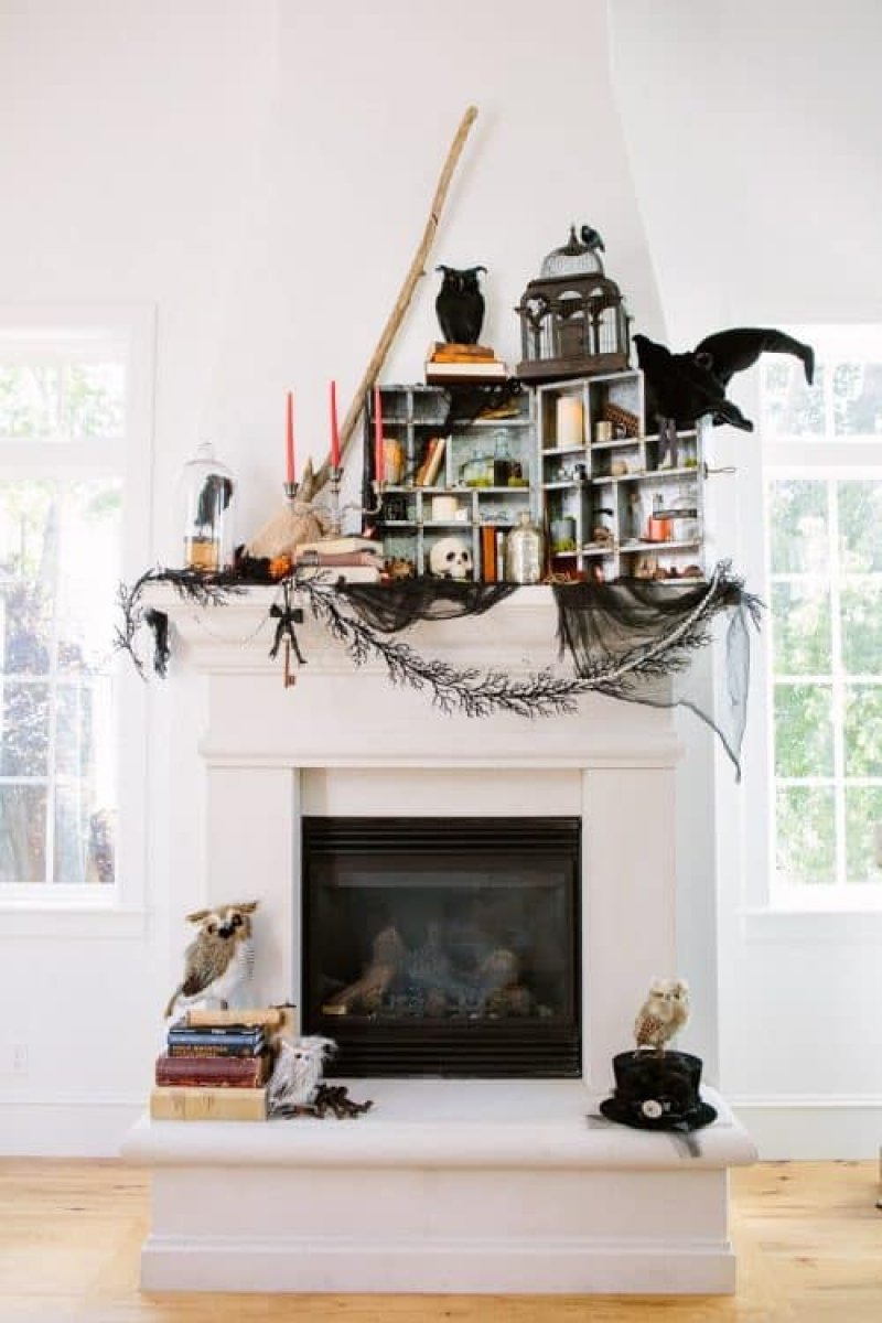 Step-by-Step Halloween Mantle Guide on Handmade Mood.