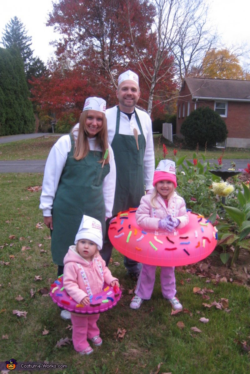 The Doughnut Makers and Little Doughnuts from Costume Works