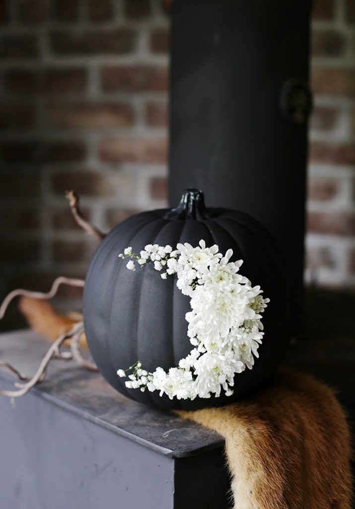 This floral pumpkin is stunning! Tutorial via The Merry Thought