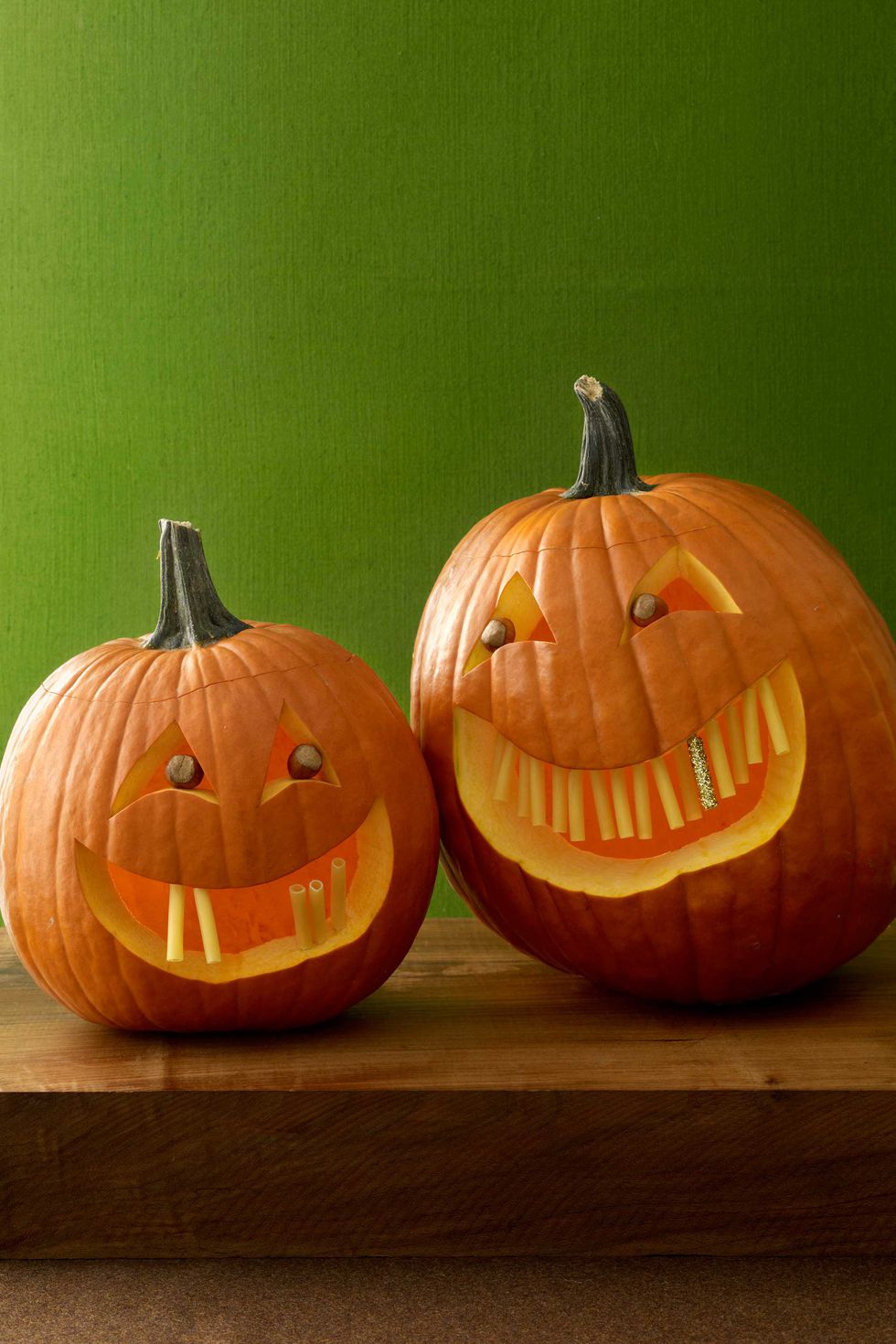 Toothy Pumpkin Carving Idea.