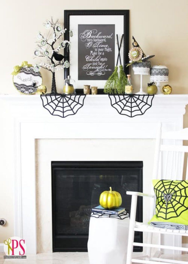 Touch of Green Halloween Mantle from Positively Splendid