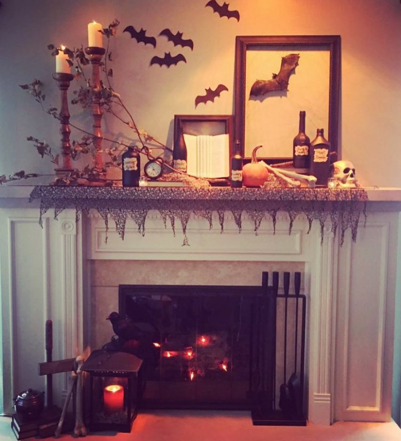 60+ Halloween Mantel décor to bring in the spooky ambiance alive ...