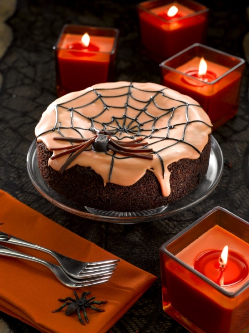 Halloween black widow cake by The Vegetarian Society