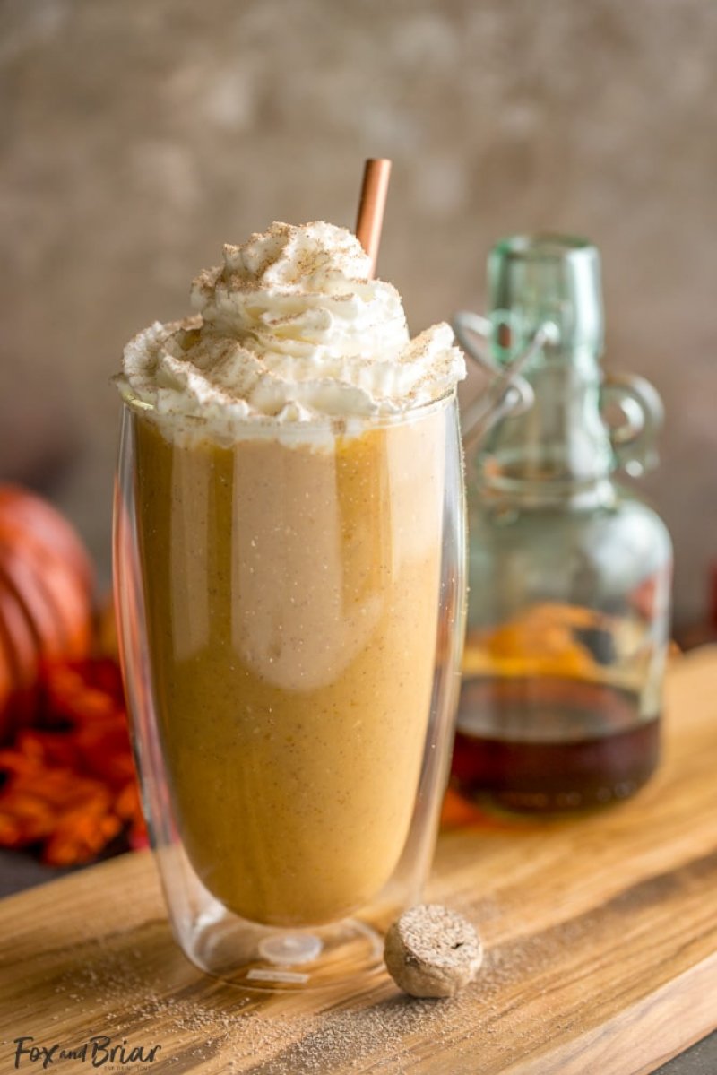 Healthy pumpkin pie smoothie from Fox and Briar
