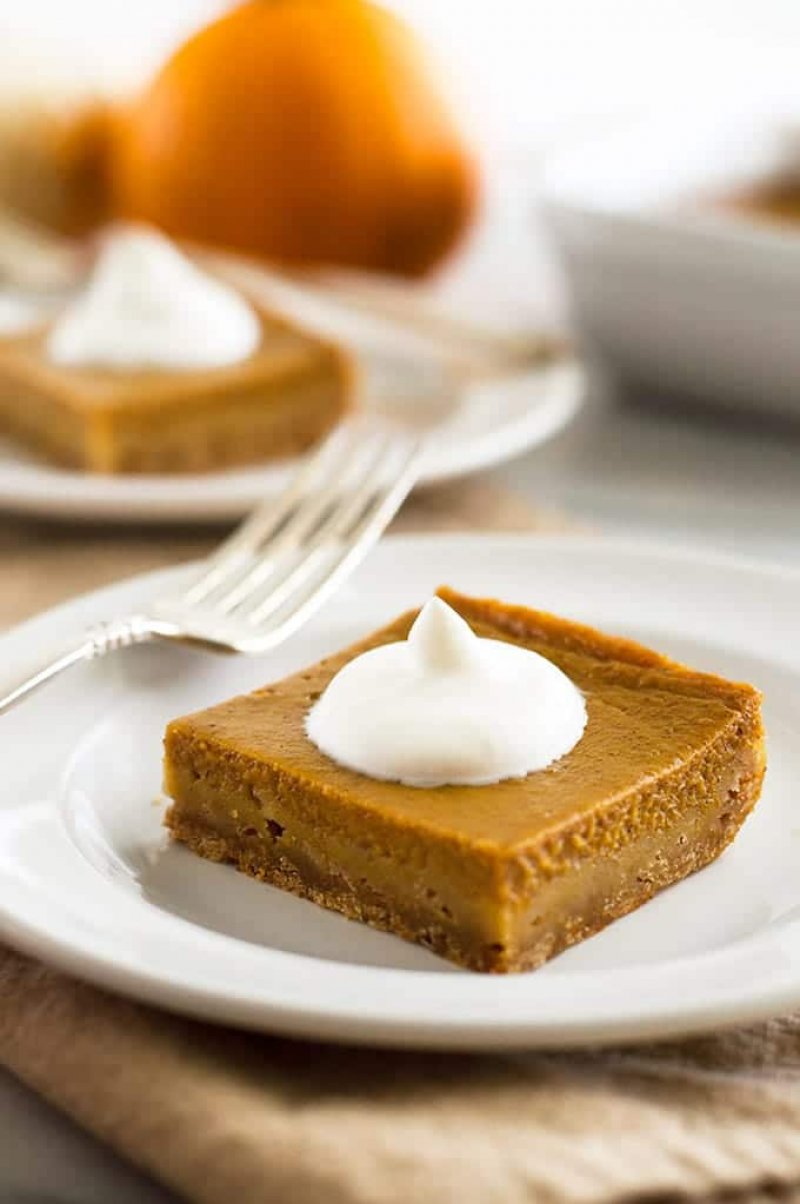 Mini skinny pumpkin pie from Baking Mischief