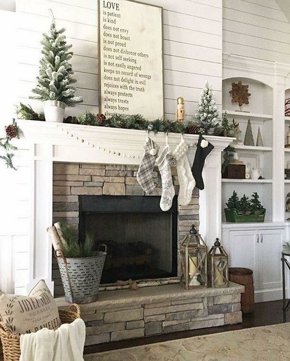 Beautiful Farmhouse Christmas Mantle Decor.