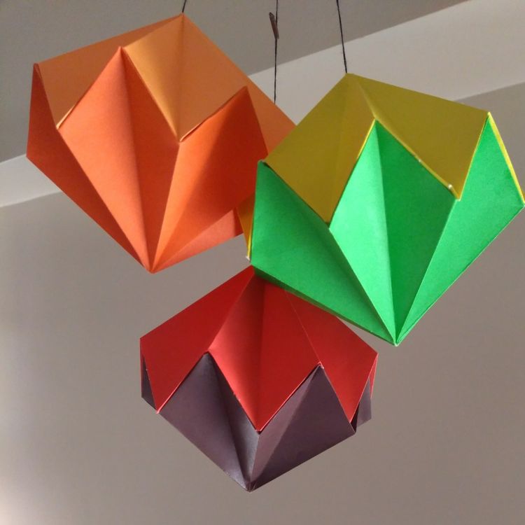 Beautiful and simple paper-folding project.