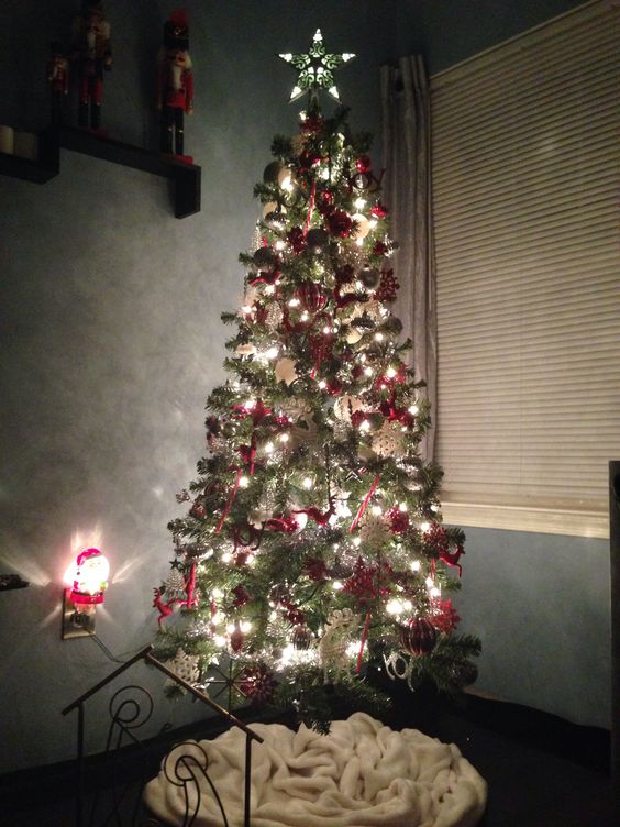 Bedroom christmas tree.