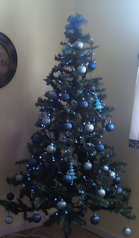 Blue Dinning Room Christmas Tree.