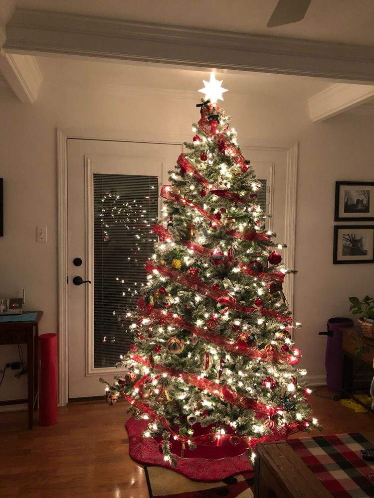 Boho Christmas tree decorations.