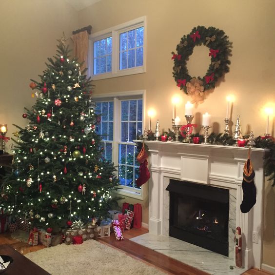 Christmas Fireplace Mantle.