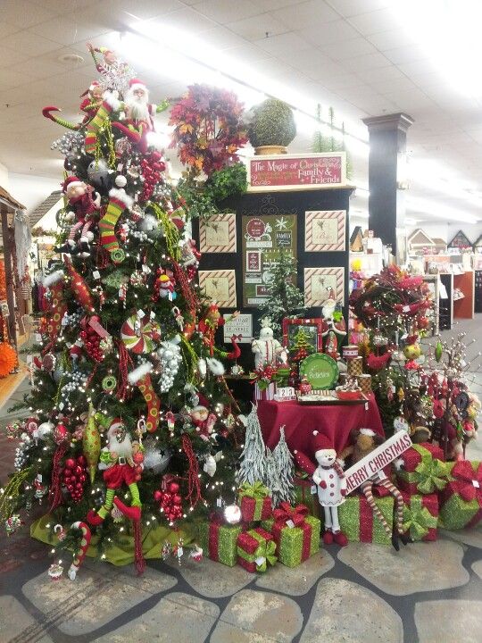 Christmas decor designed by Kelly Dunford for the quilted bear Provo Utah.