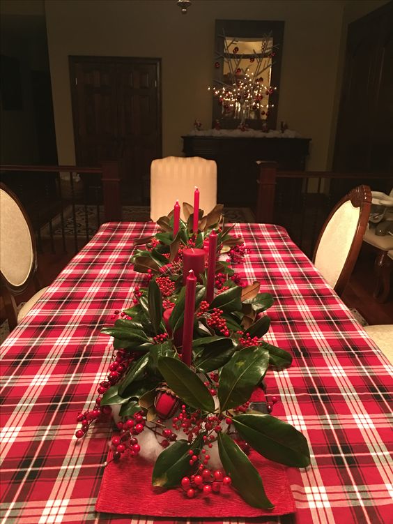 Christmas low centerpiece Magnolia and berries.