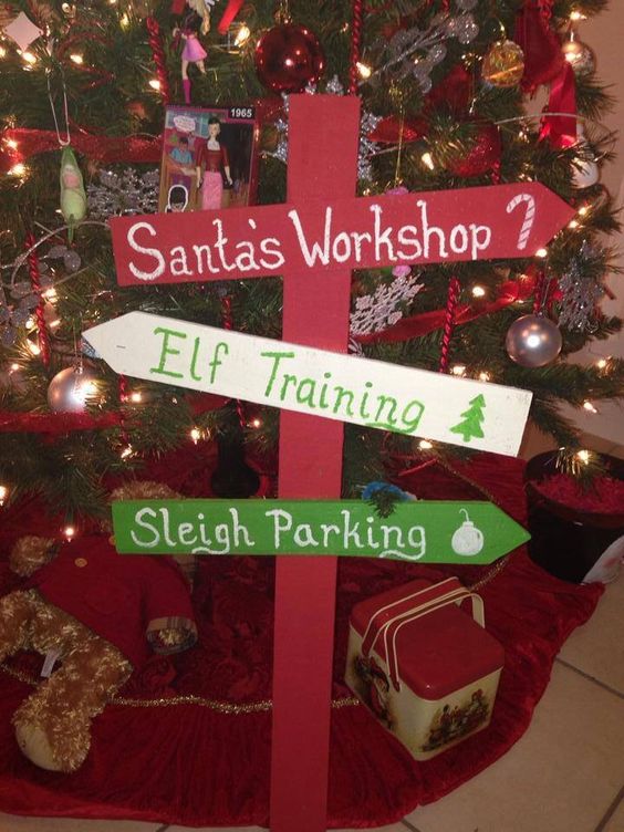 Christmas pallet signs.