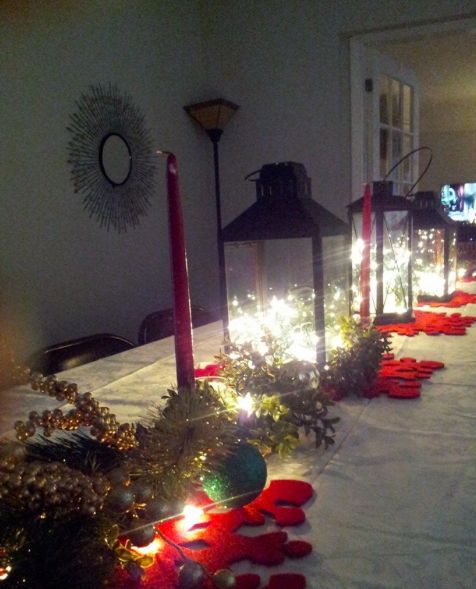 Christmas table decor. Using lanterns and christmas lights